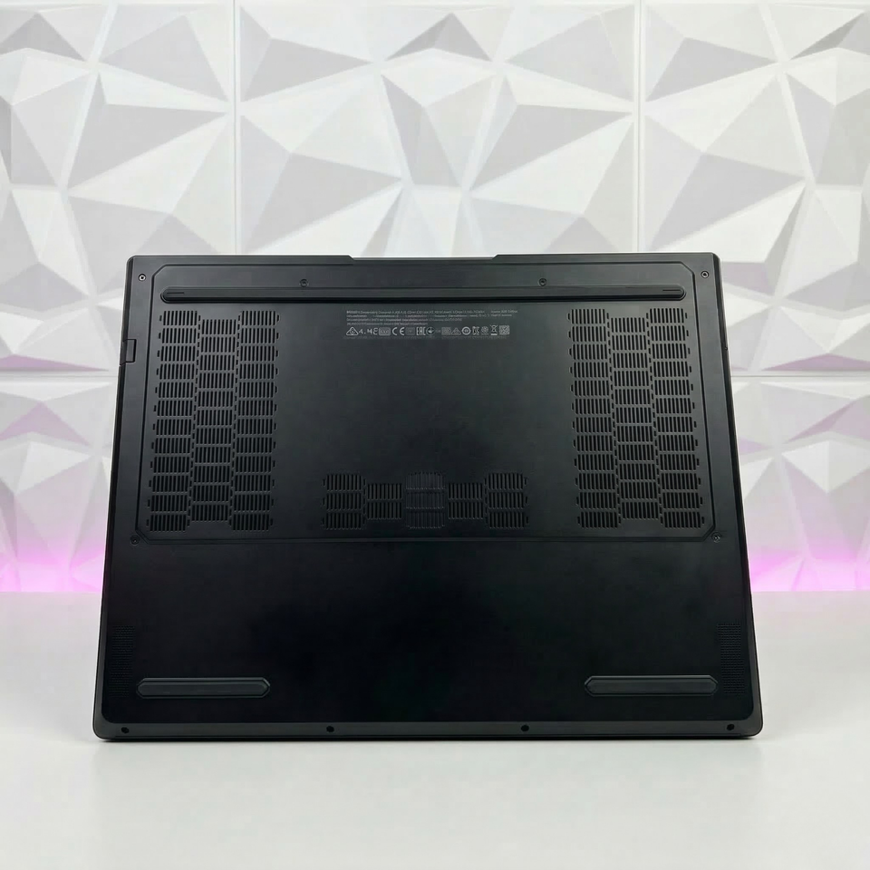 Lenovo Legion Pro 5 - R7-8745HX - 32GB DDR5 - RTX 5060 - 1TB SSD - 2K 165Hz - 1Y WTY