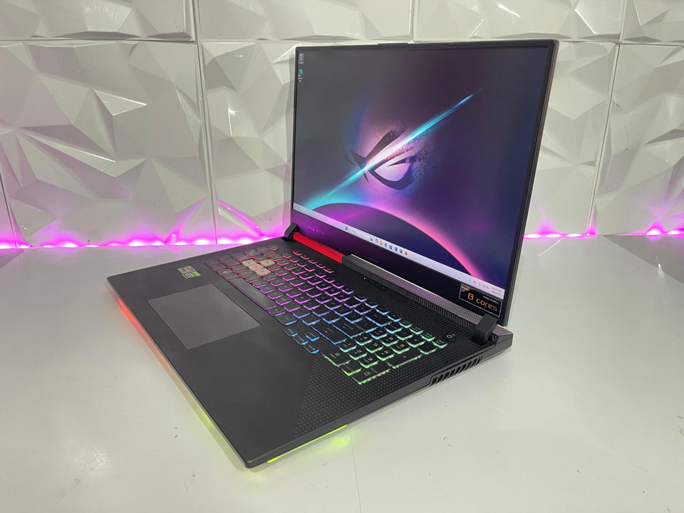 Asus ROG Strix G713 - RYZEN 7 5800H - RTX 3050 - 32GB RAM - 512GB SSD - 144Hz