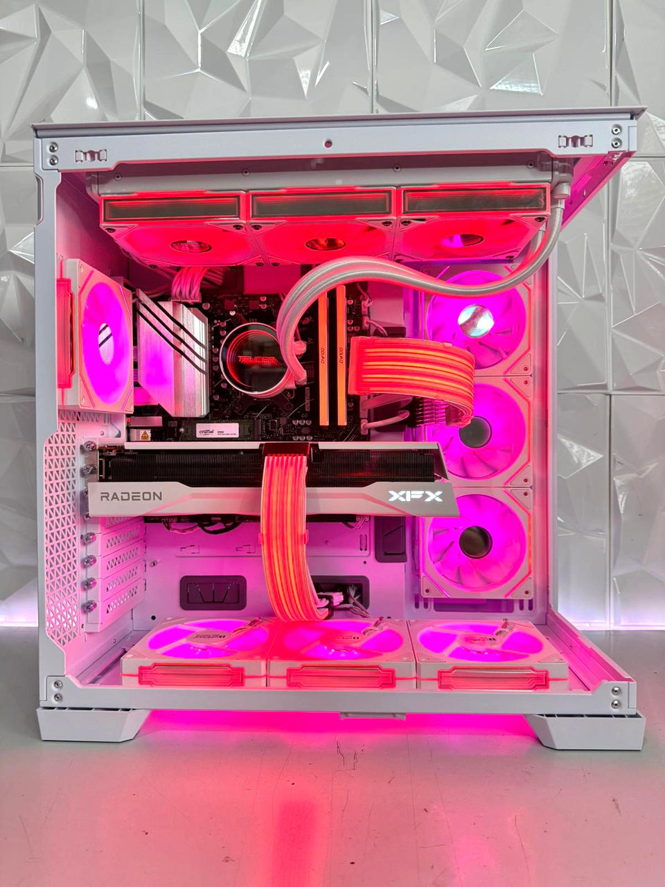 CONSTELLAR SNOW III PC - Ryzen 7-9800X3D - RX 9070 XT 16GB - 32GB RAM - 1TB SSD