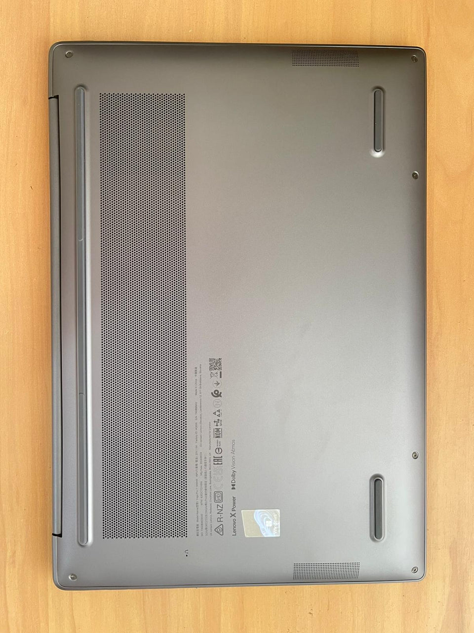 Lenovo Yoga Pro 7i - Intel Core Ultra 7 155H - 32GB RAM - 500GB SSD - 3K 120Hz IPS Touchscreen