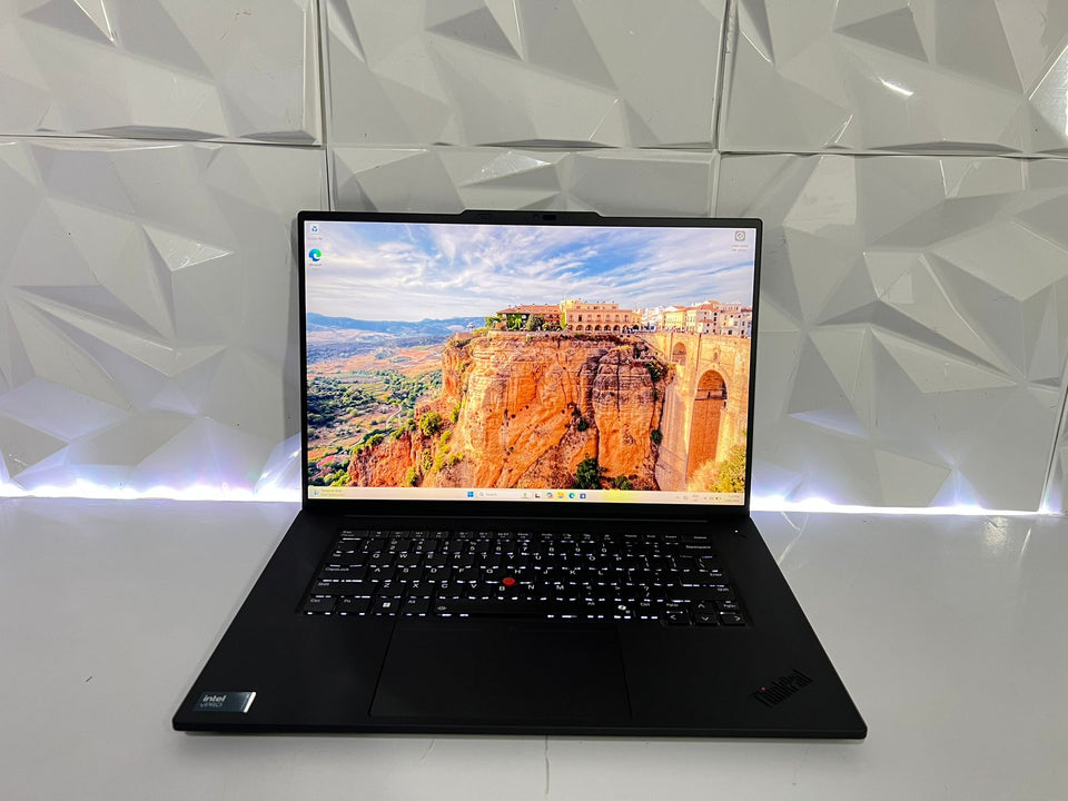 š„EOFYš„Lenovo Thinkpad P1 - Ultra 7 - 64GB RAM - RTX 2000 - 1TB - 2K 165Hz - WTY 11/27