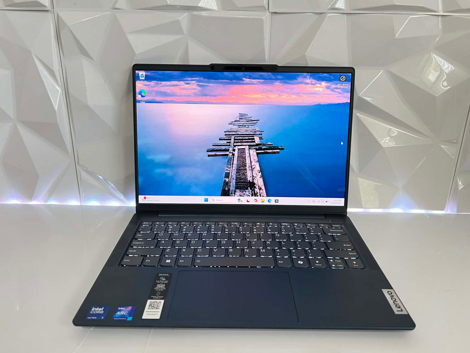 Lenovo Yoga Slim 5i Laptop - Ultra 7 155H - 32GB RAM - 1TB SSD - OLED - 100% Battery