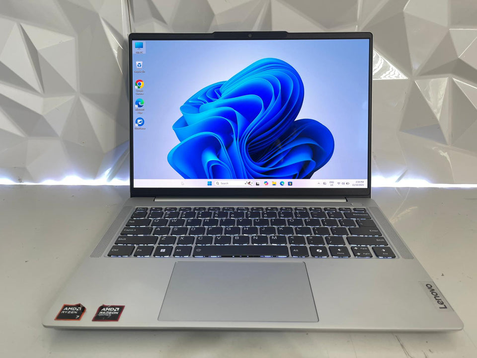 š„BLACK FRIDAYš„Lenovo Ideapad Slim 5 - RYZEN 7-7735HS - 32GB DDR5 - 1TB SSD - 2K OLED 165Hz