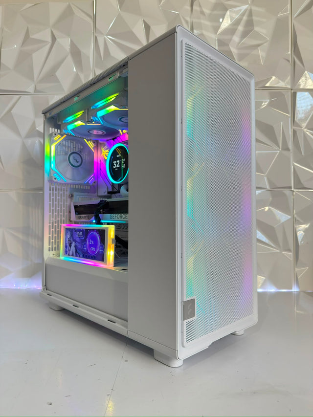 🔥TAX TIME🔥Fractal Design Epoch – RTX 5070 - Ryzen 7-9800X3D – 32GB CL28 - 1TB SSD