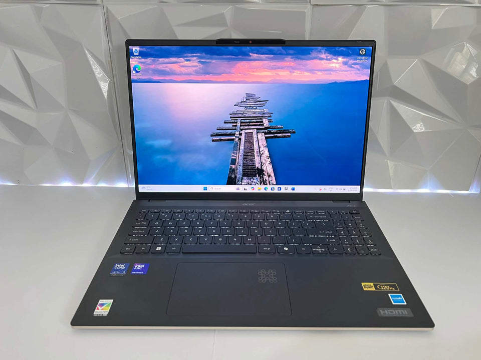 Acer Swift 16 - Ultra 9 288V - 32GB DDR5 RAM - 1TB SSD - 3K OLED 120Hz - 100% Battery