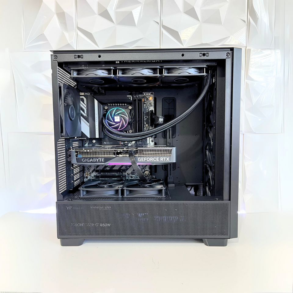 Antec AI Titan - NVIDIA RTX 5090 • RYZEN 9 9900X3D • 128GB RAM • 2TB SSD