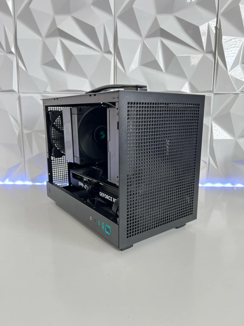 DeepCool Mini ITX PC - i7-14700F & R7-7800X3D | 9800X3D - RTX 5070 | 5070 Ti