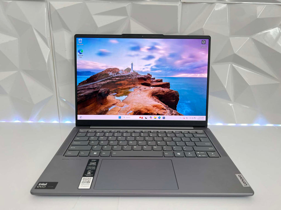 Lenovo Yoga Slim 7i - Ultra 7 155H - 32GB RAM - 1TB SSD - OLED - 1Y WTY
