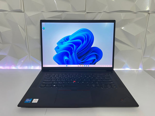 Lenovo Thinkpad P1 Gen4 - i7-11850H - 64GB RAM - RTX 3070 - 1TB Gen4 - 4K IPS
