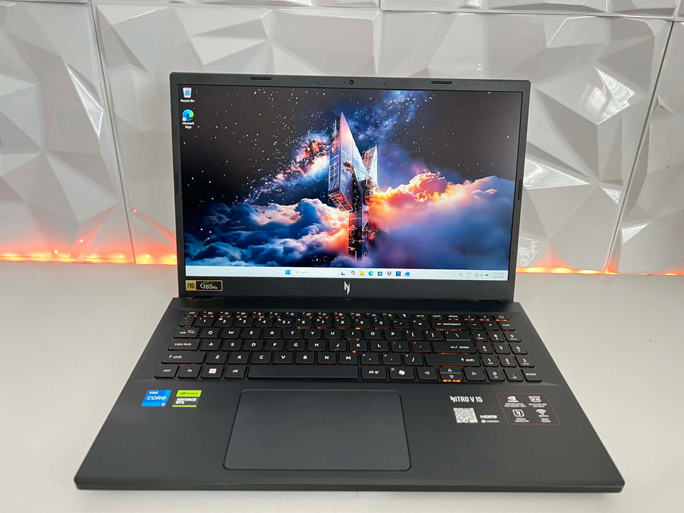 Acer Nitro V15 2025 - RTX 5050 8GB - i5-13420H - 32GB RAM - 1TB SSD - 165Hz