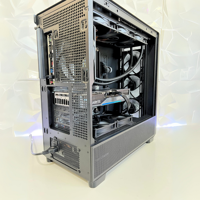 Antec Studio MAX - RYZEN 9-9950X - RTX 6000 Pro Workstation - 96GB RAM - 4TB Gen5
