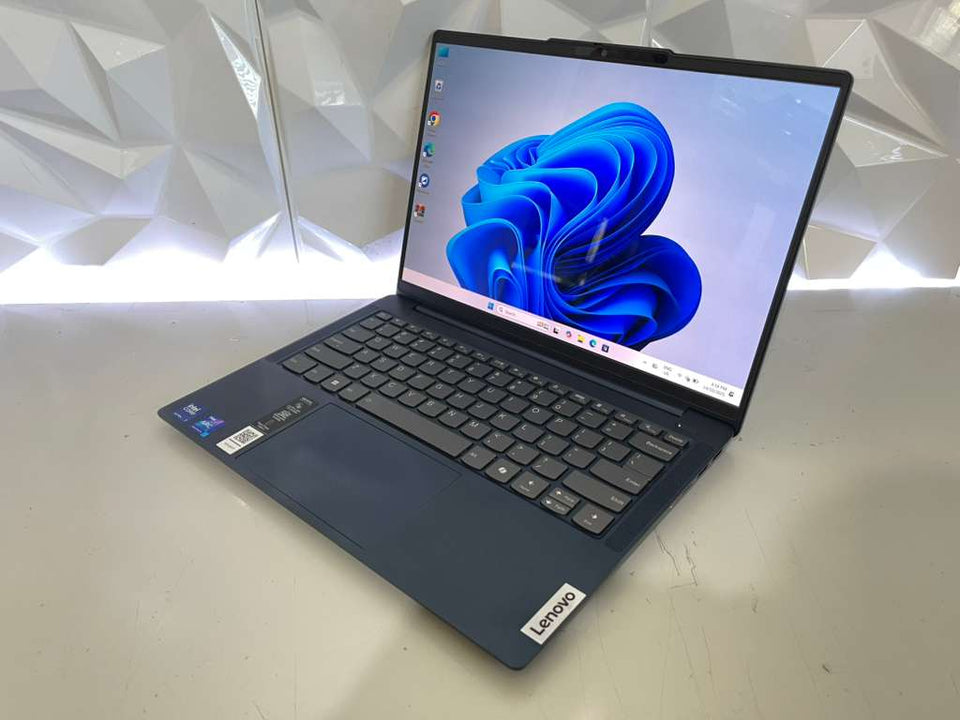 Lenovo Yoga Slim 5 Laptop - Ultra 7 155H - 32GB LDDR5X - 1TB SSD - 100% Battery