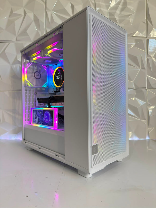 🔥TAX TIME🔥Fractal Design Epoch – RTX 5070 - Ryzen 7-9800X3D – 32GB CL28 - 1TB SSD