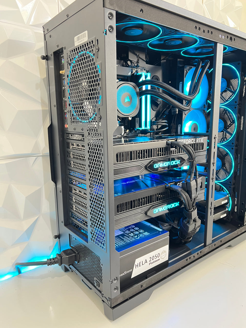 Phanteks Deep-Learning AI PC - R9-9900X3D - Dual RTX 5090s - 128GB RAM - 2TB SSD