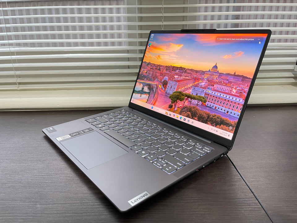 š„BLACK FRIDAYš„Lenovo Yoga Slim 7 - Ultra 7 - 16GB RAM - 1TB SSD - OLED - 100% Battery