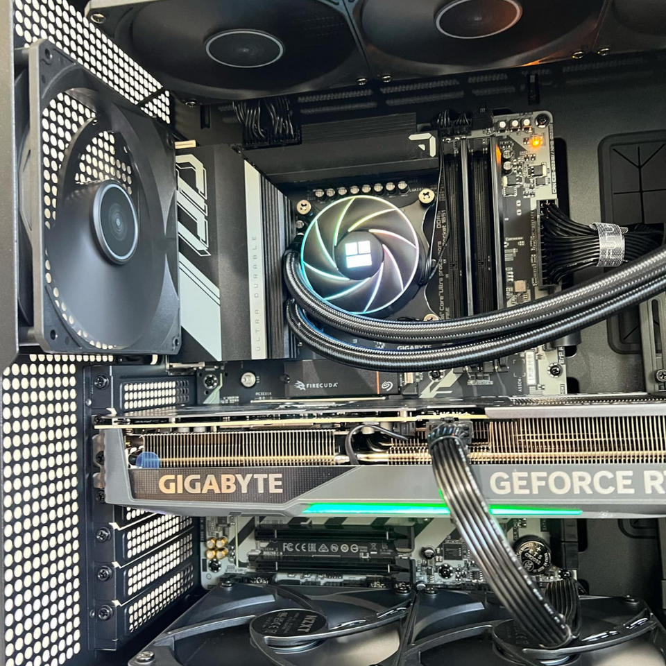 Antec Studio Pro - RTX 5070 Ti - Ultra 7 265K / Ryzen 7800X3D - 9800X3D - 7900X - 9900X3D