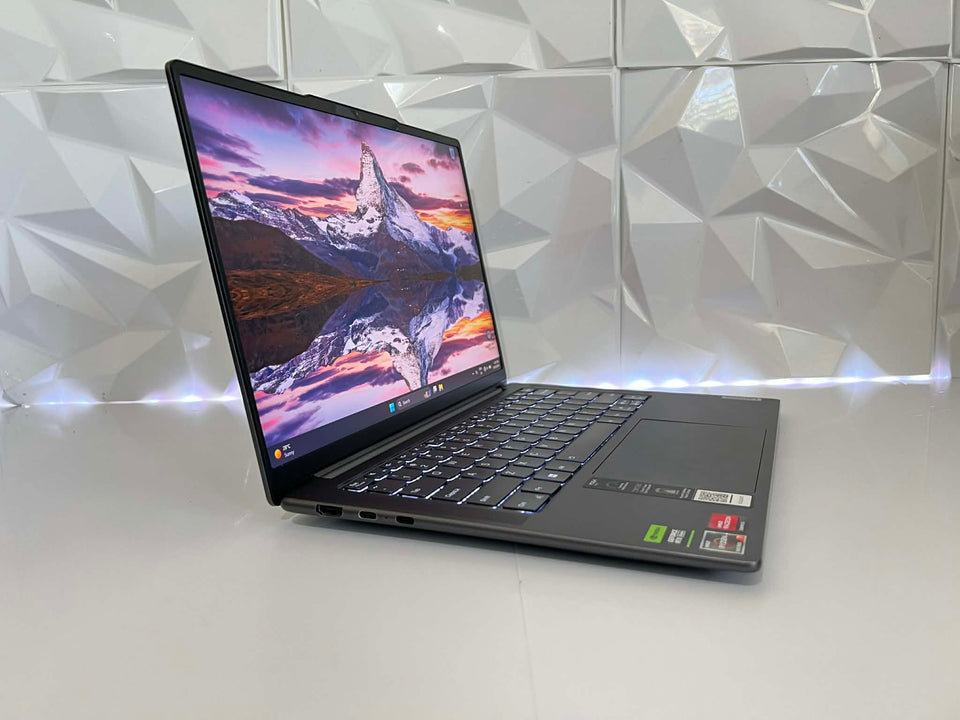 Lenovo Yoga Pro 7 - Ryzen 7-7735HS - 16GB DDR5 - 512GB SSD - RTX 3050 - 3K 120Hz