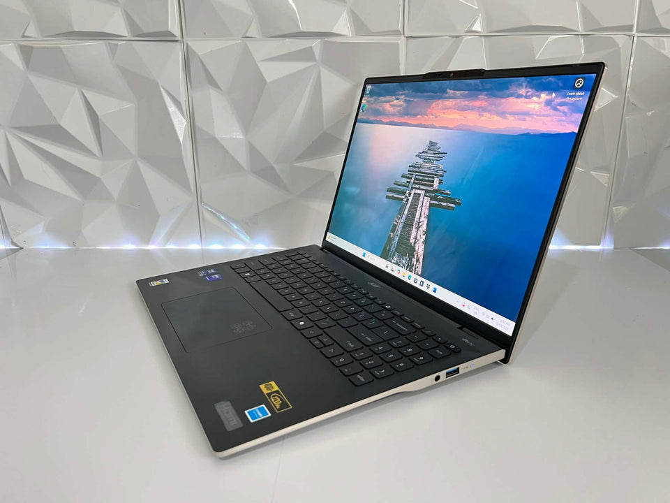 Acer Swift 16 - Ultra 9 288V - 32GB DDR5 RAM - 1TB SSD - 3K OLED 120Hz - 100% Battery