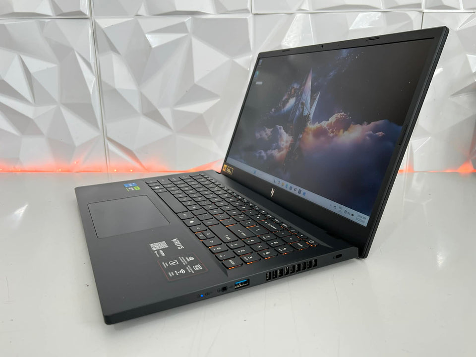 Acer Nitro V15 2025 - RTX 5050 8GB - i5-13420H - 32GB RAM - 1TB SSD - 165Hz