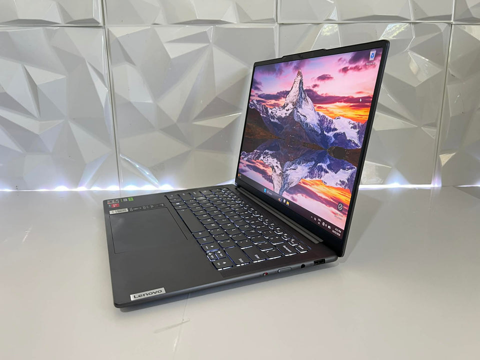 Lenovo Yoga Pro 7 - Ryzen 7-7735HS - 16GB DDR5 - 512GB SSD - RTX 3050 - 3K 120Hz
