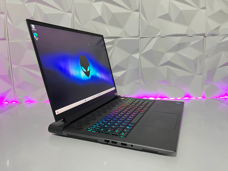 š„WEEKEND SALEš„Alienware M18 R2 - i9-14900HX - RTX 4080 - 64GB RAM - 3TB Gen4 SSD