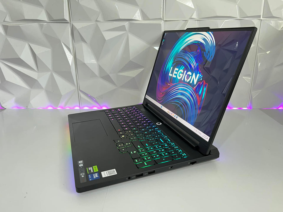 (ETA 12/06) Lenovo Legion Pro 7i – U9 275HX / 64GB DDR5 / 1TB Gen4 / RTX 5070 Ti 12GB / OLED 240Hz