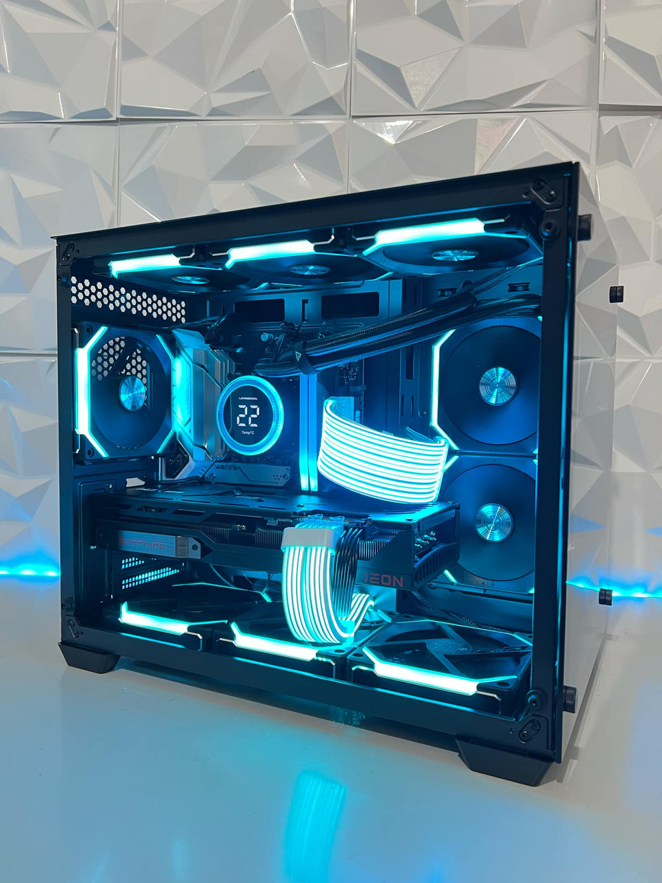 MINI CONSTELLAR PC - RTX 5080 16GB - R7-7800X3D -R9-9950X3D - Intel Ultra