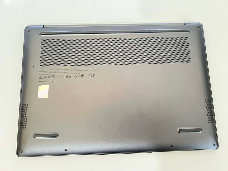 Lenovo Yoga Pro 7 - Ryzen 7-7735HS - 16GB DDR5 - 512GB SSD - RTX 3050 - 3K 120Hz