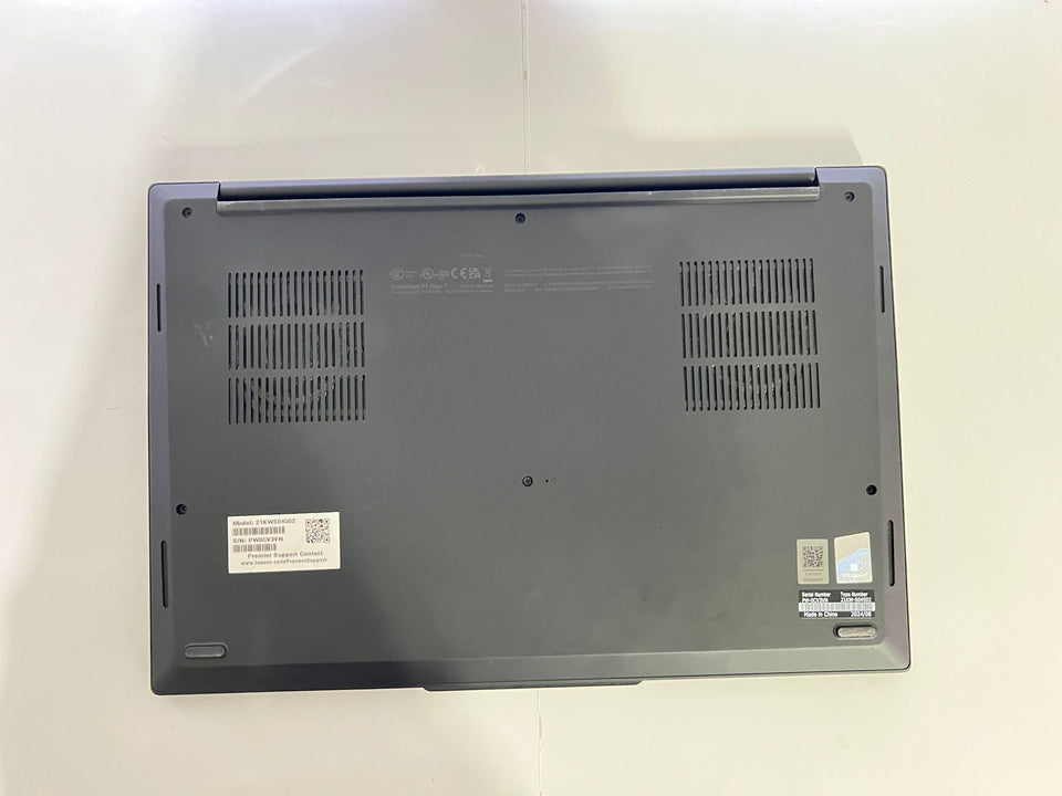 š„EOFYš„Lenovo Thinkpad P1 - Ultra 7 - 64GB RAM - RTX 2000 - 1TB - 2K 165Hz - WTY 11/27