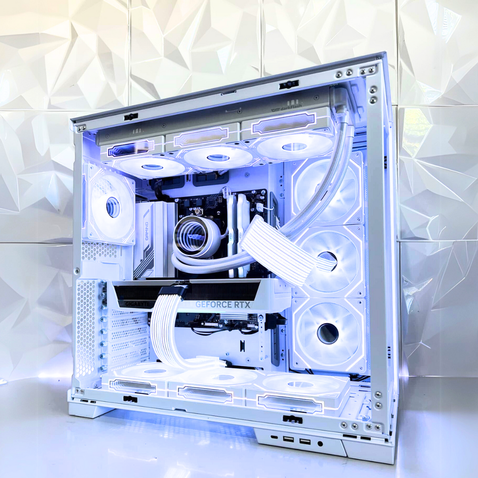 Lian Li EVO RGB X SNOW - RTX 5090 - RYZEN 7800X3D - 9950X3D & INTEL ULTRA