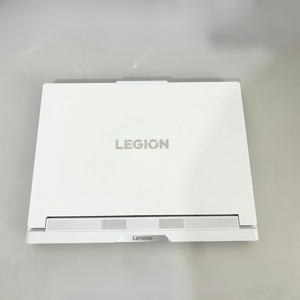 Lenovo Legion Pro 7i – Ultra 9 275HX / 32GB RAM / 1TB SSD / RTX 5070 / OLED 240Hz / 1Y