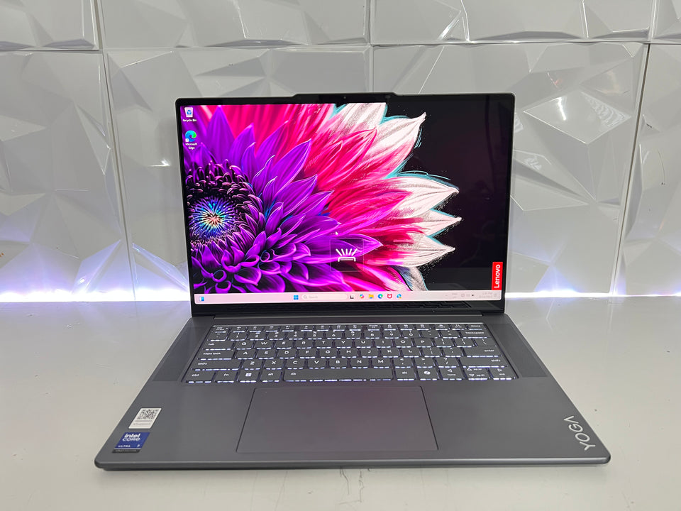 Lenovo Yoga Slim 7i TS Aura Edition - Ultra 7 258V - 32GB RAM - 1TB SSD - 2.8K 120Hz OLED