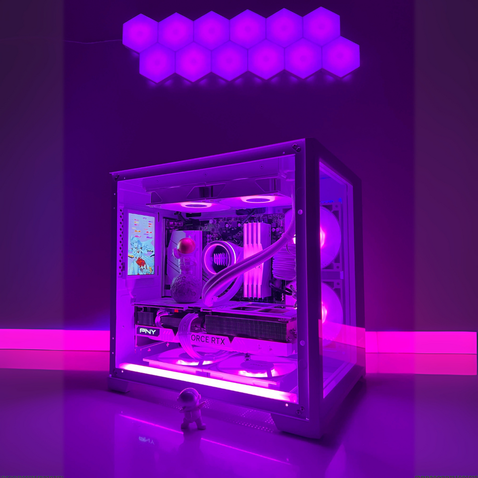 ❄️WINTER SALE❄️ Mini MegxSnow 2.0 | RTX 5070/5070 Ti - R5-7500F – 9800X3D - 9950X3D