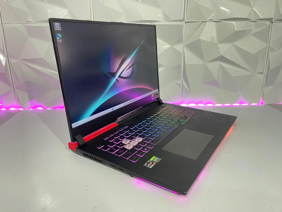 Asus ROG Strix G713 - RYZEN 7 5800H - RTX 3050 - 32GB RAM - 512GB SSD - 144Hz