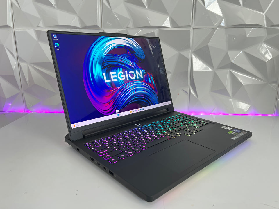 Lenovo Legion Pro 7i – U9 275HX / 32GB DDR5 / 1TB Gen5 / RTX 5090 24GB / OLED 240Hz