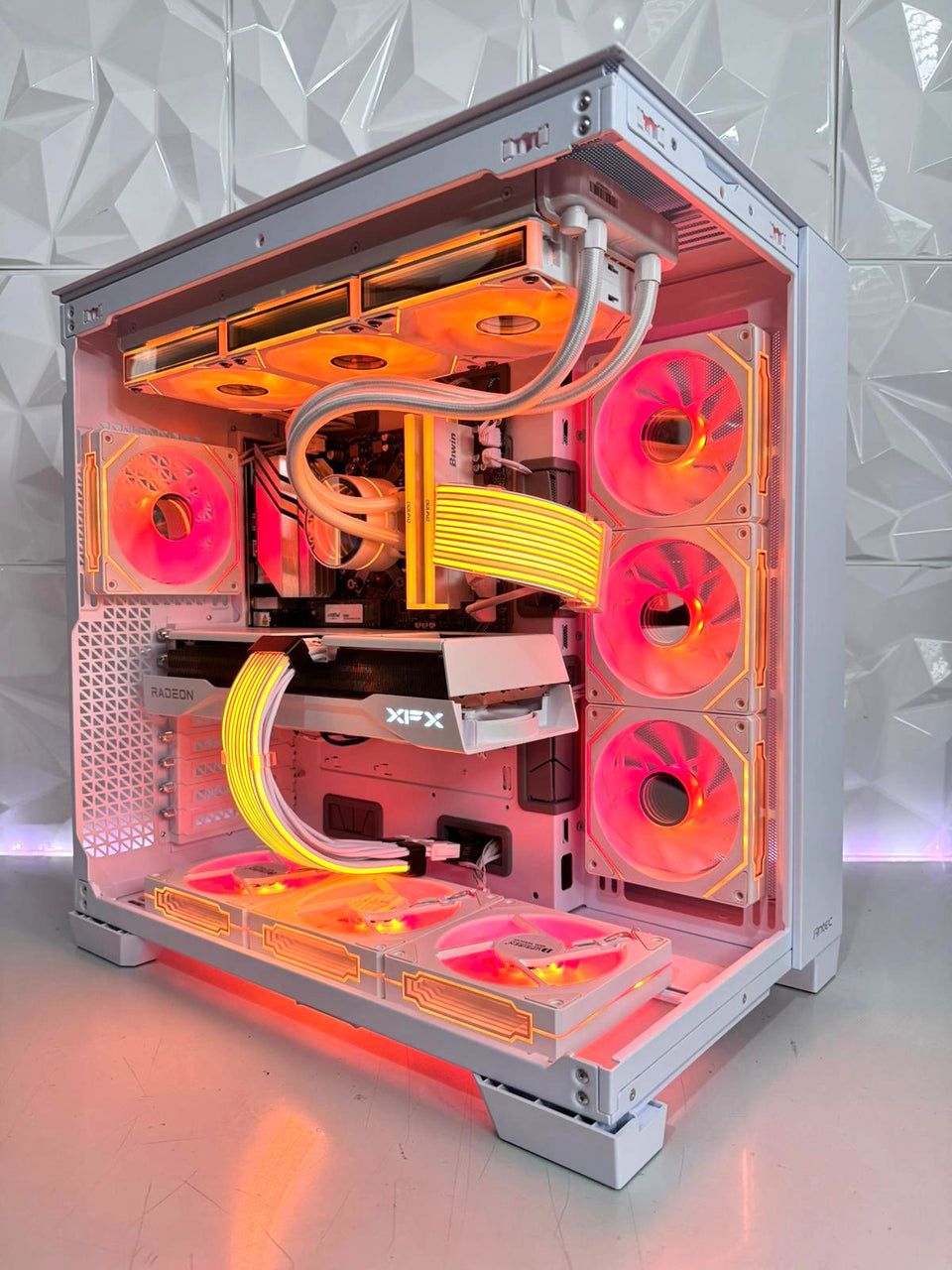 CONSTELLAR SNOW III PC - Ryzen 7-9800X3D - RX 9070 XT 16GB - 32GB RAM - 1TB SSD