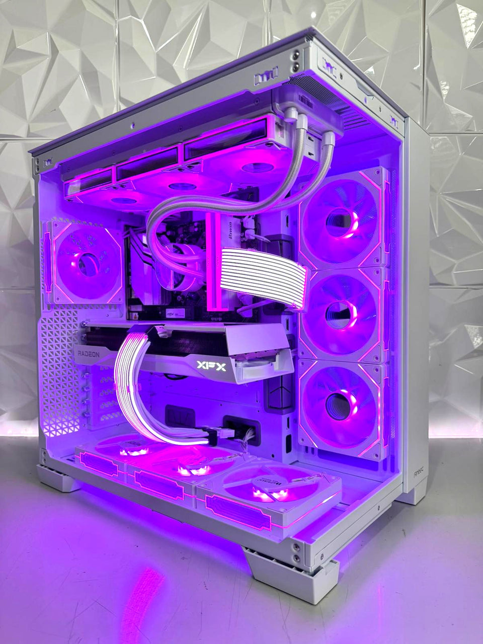 CONSTELLAR SNOW III PC - Ryzen 7-9800X3D - RX 9070 XT 16GB - 32GB RAM - 1TB SSD