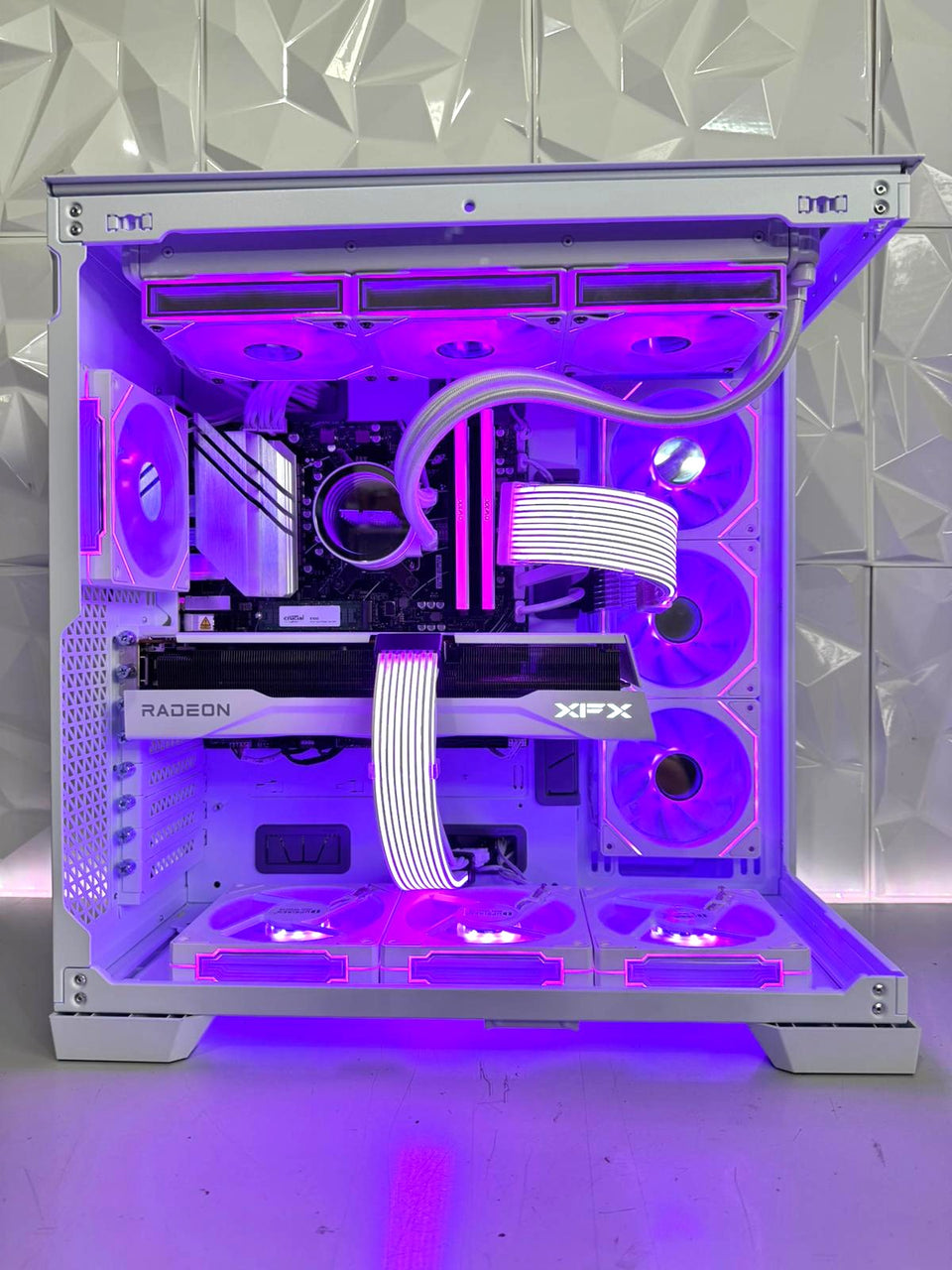 CONSTELLAR SNOW III PC - Ryzen 7-9800X3D - RX 9070 XT 16GB - 32GB RAM - 1TB SSD