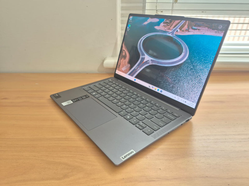 Lenovo Yoga Slim 7i - Intel Core Ultra 7 155H - 16GB RAM - 1TB SSD - OLED Display - 100% Battery