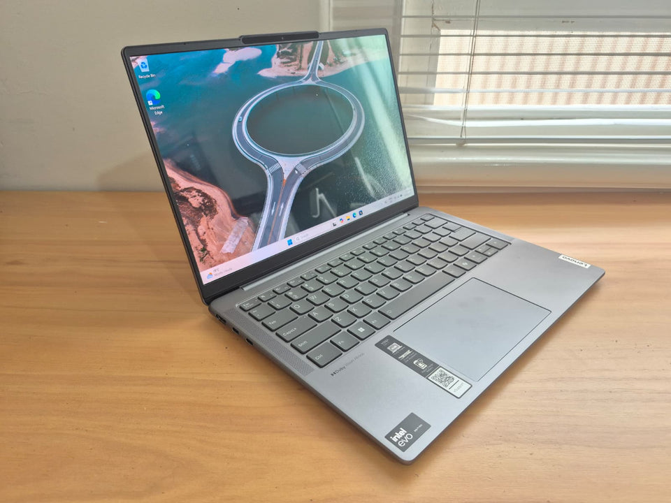 Lenovo Yoga Slim 7i - Intel Core Ultra 7 155H - 16GB RAM - 1TB SSD - OLED Display - 100% Battery