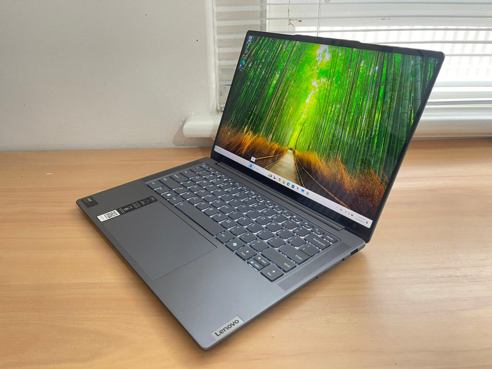 Lenovo Yoga Pro 7i - Intel Core Ultra 7 155H - 32GB RAM - 500GB SSD - 3K 120Hz IPS Touchscreen