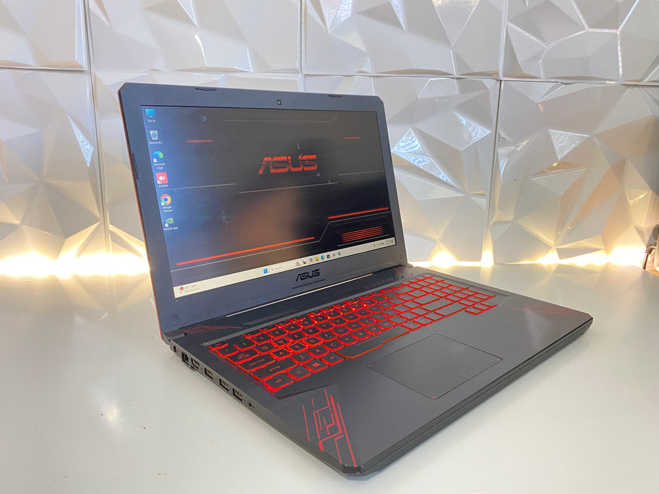 Asus Tuf Gaming Laptop - i7-8750H - 32GB RAM - 128GB SSD/1TB - GTX 1050
