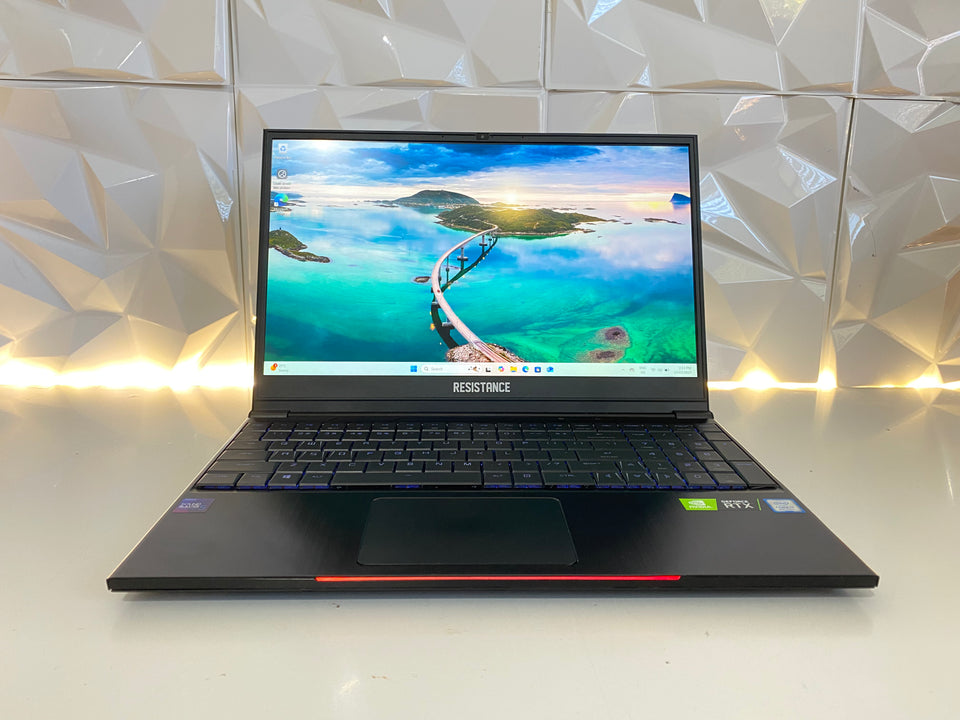 Resistance Clevo Laptop - RTX 2070 8GB - i7-8750H - 32GB RAM - 512GB SSD