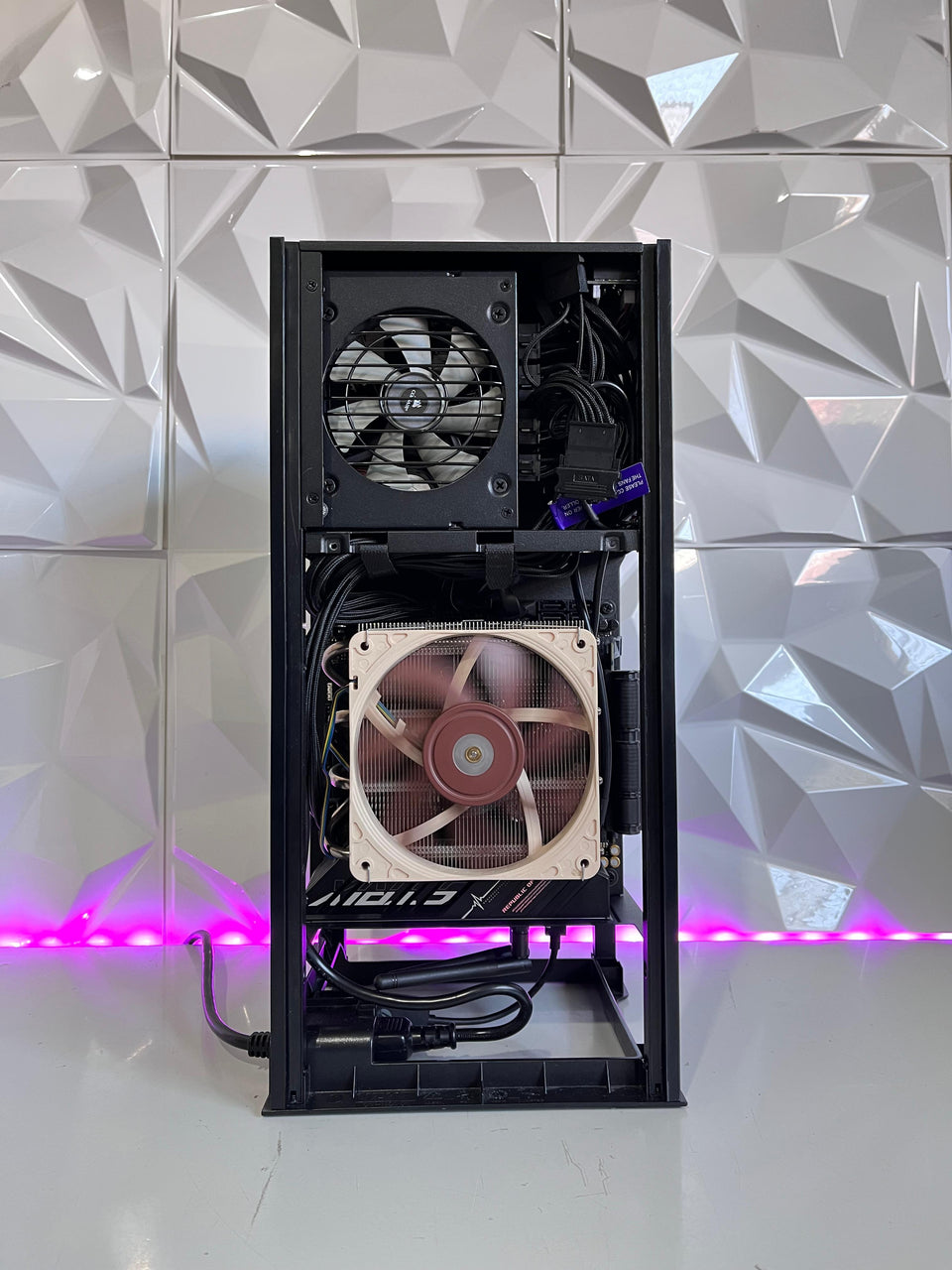 (USED) NZXT MINI PC - i7-12700F - RTX 3060 Ti ROG - 32GB DDR5 - 1TB SSD - 12M Warranty