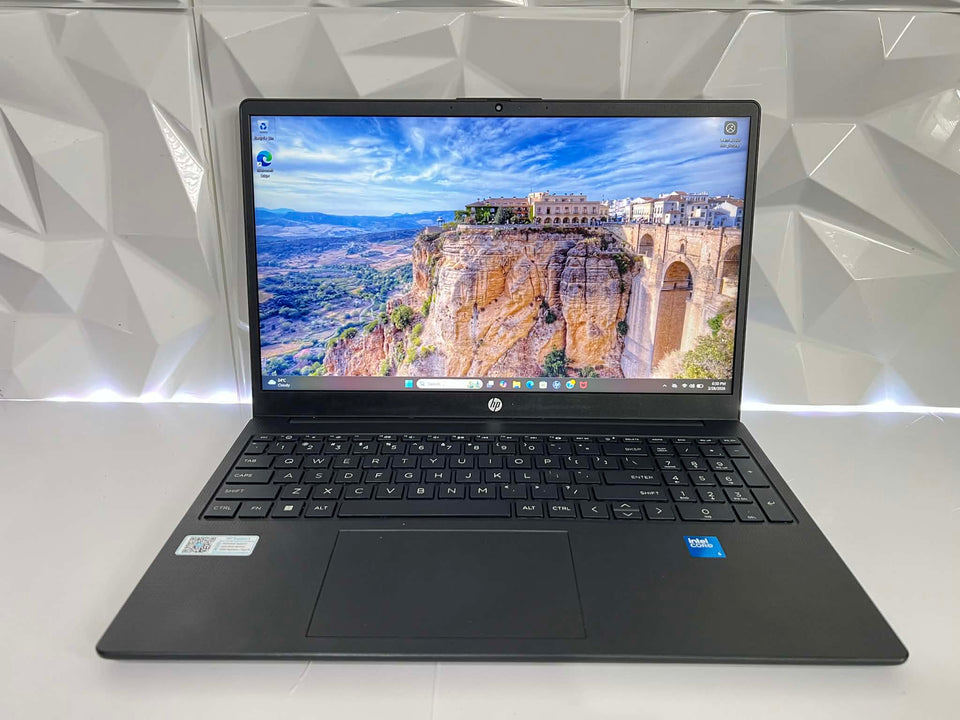 HP 15 Business Laptop - Ultra 5 120U - 16GB RAM - 256GB SSD - FHD - 100% Battery