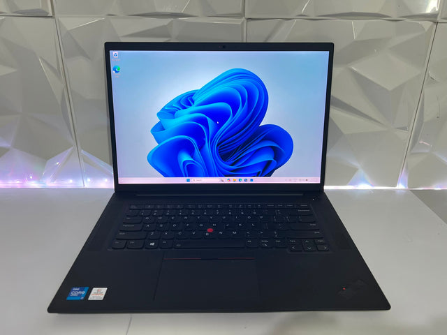 Lenovo Thinkpad P1 Gen4 - i7-11850H - 64GB RAM - RTX 3070 - 1TB Gen4 - 4K IPS