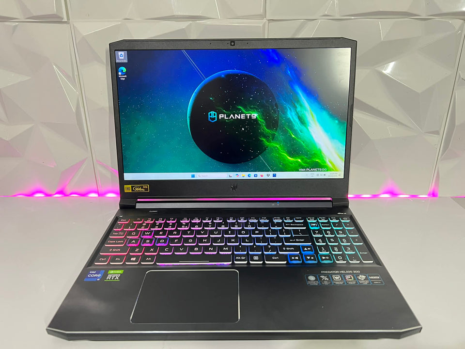 Acer Predator Helios 300 - i9-11900H - 32GB RAM - RTX 3070 - 512GB SSD - 144Hz