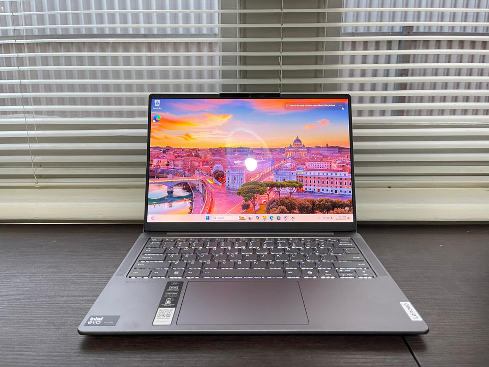 🔥BLACK FRIDAY🔥Lenovo Yoga Slim 7 - Ultra 7 - 16GB RAM - 1TB SSD - OLED - 100% Battery