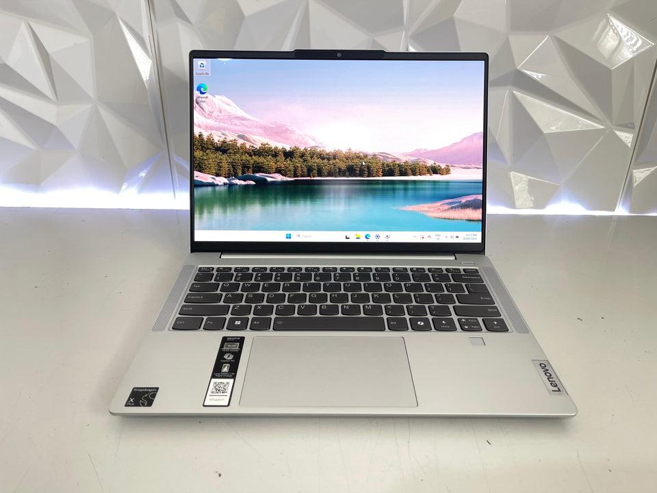 Lenovo Slim 5 - Snapdragon X Plus - 32GB LDDR5X - 1TB SSD - 12-14 Hours Battery