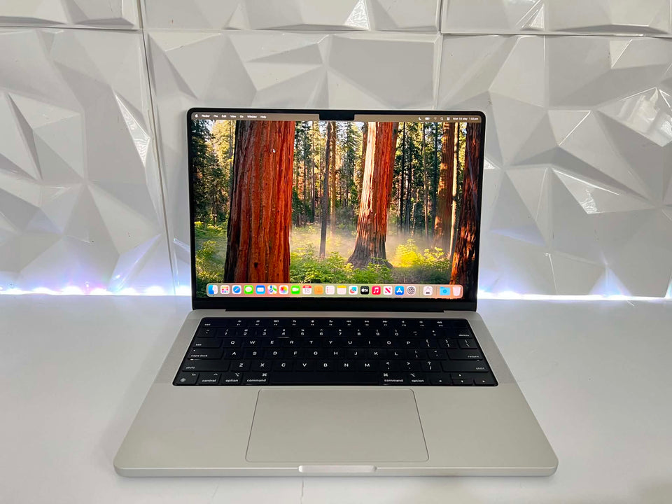 MacBook Pro 14 2024 - M4 CPU 10-Core | 16GB RAM | 512GB SSD | 10-Core GPU | 26 Cycles